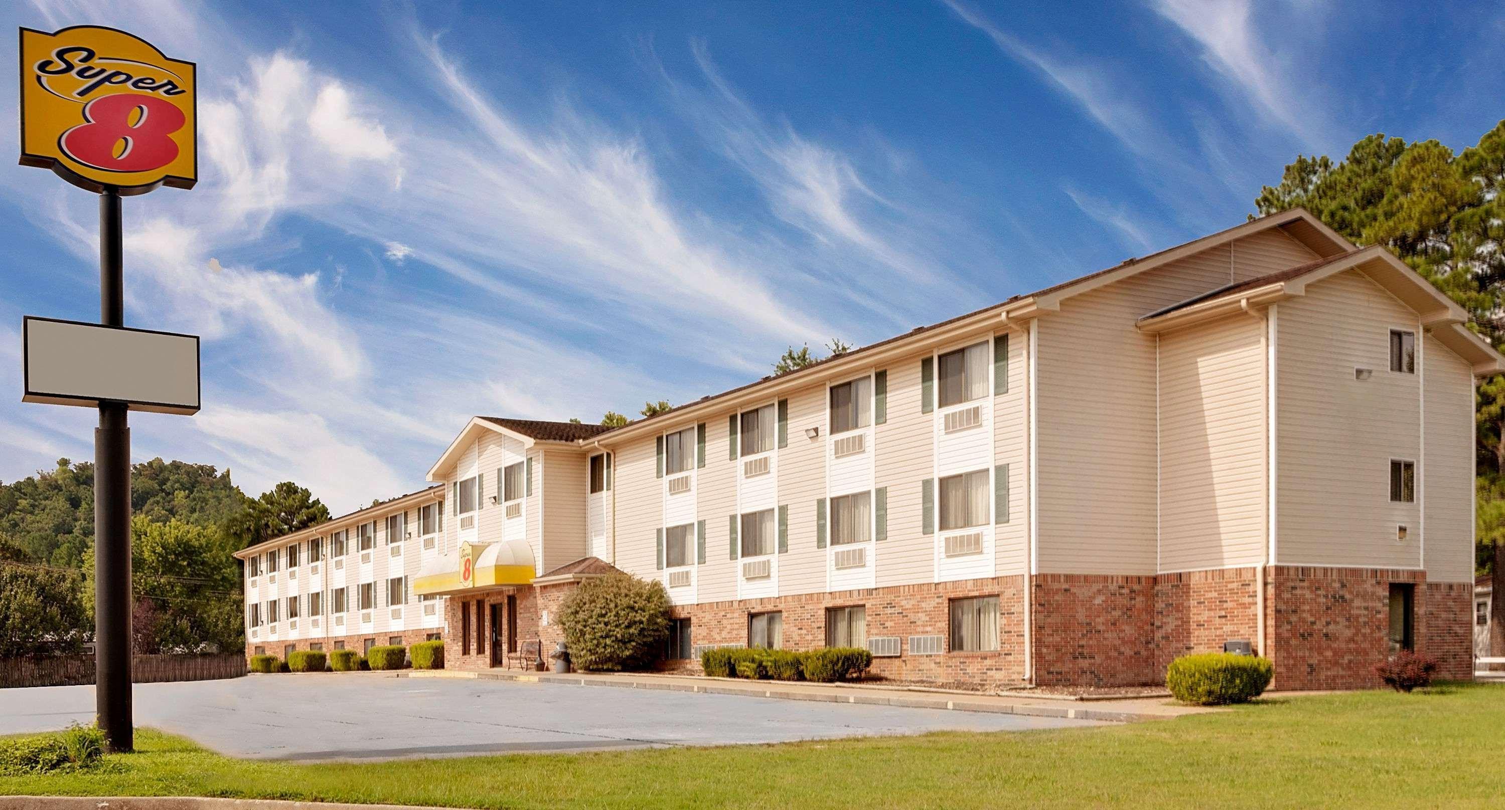 Super 8 By Wyndham Fayetteville Dış mekan fotoğraf
